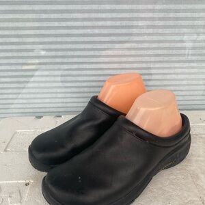 Merrell Encore Nova 2 Women’s Black Leather Trail Smooth Shoes Size 9